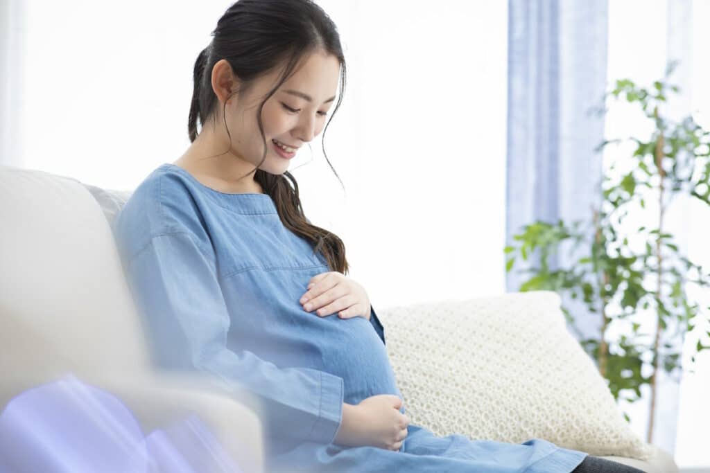 Cash for pregnancy story: picture of pregnant mother  